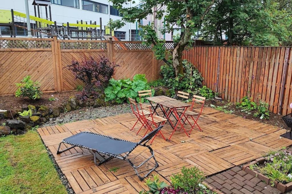 Icelandic Art Garden Villa W. Parking In Centre City Reykjavik Ngoại thất bức ảnh
